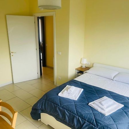 Royal Playa Suite And Apartament -Private Parking- Self Chek Out Катанія Екстер'єр фото