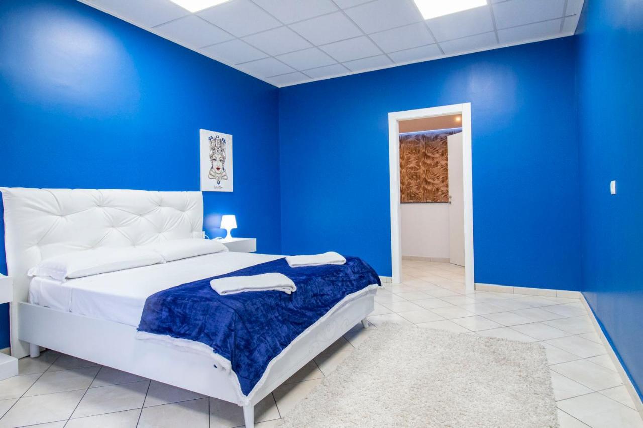 Royal Playa Suite And Apartament -Private Parking- Self Chek Out Катанія Екстер'єр фото