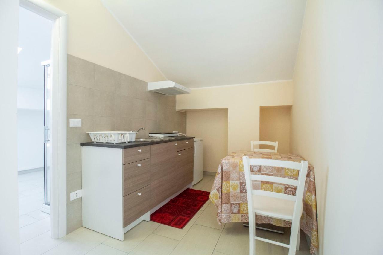 Royal Playa Suite And Apartament -Private Parking- Self Chek Out Катанія Екстер'єр фото