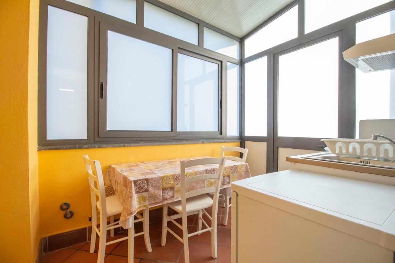 Royal Playa Suite And Apartament -Private Parking- Self Chek Out Катанія Екстер'єр фото
