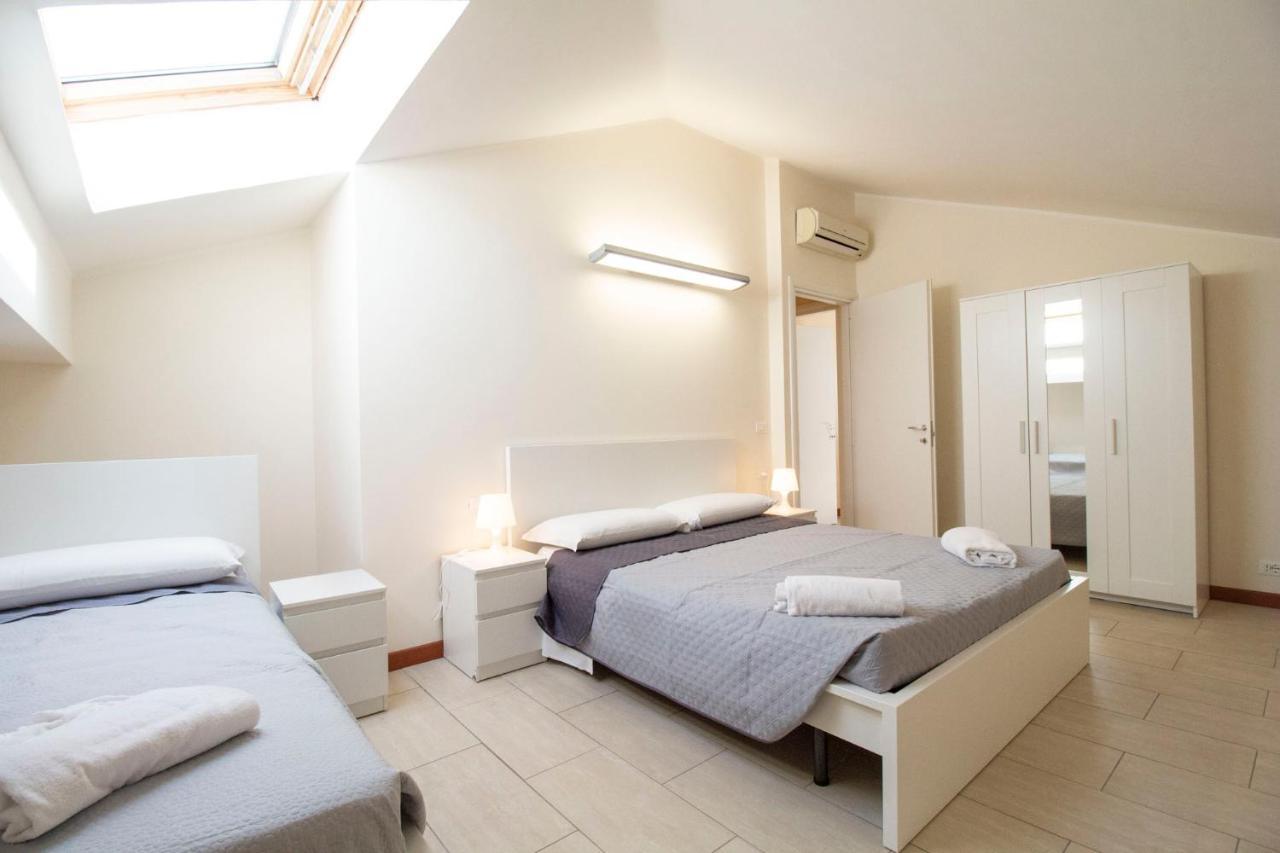 Royal Playa Suite And Apartament -Private Parking- Self Chek Out Катанія Екстер'єр фото