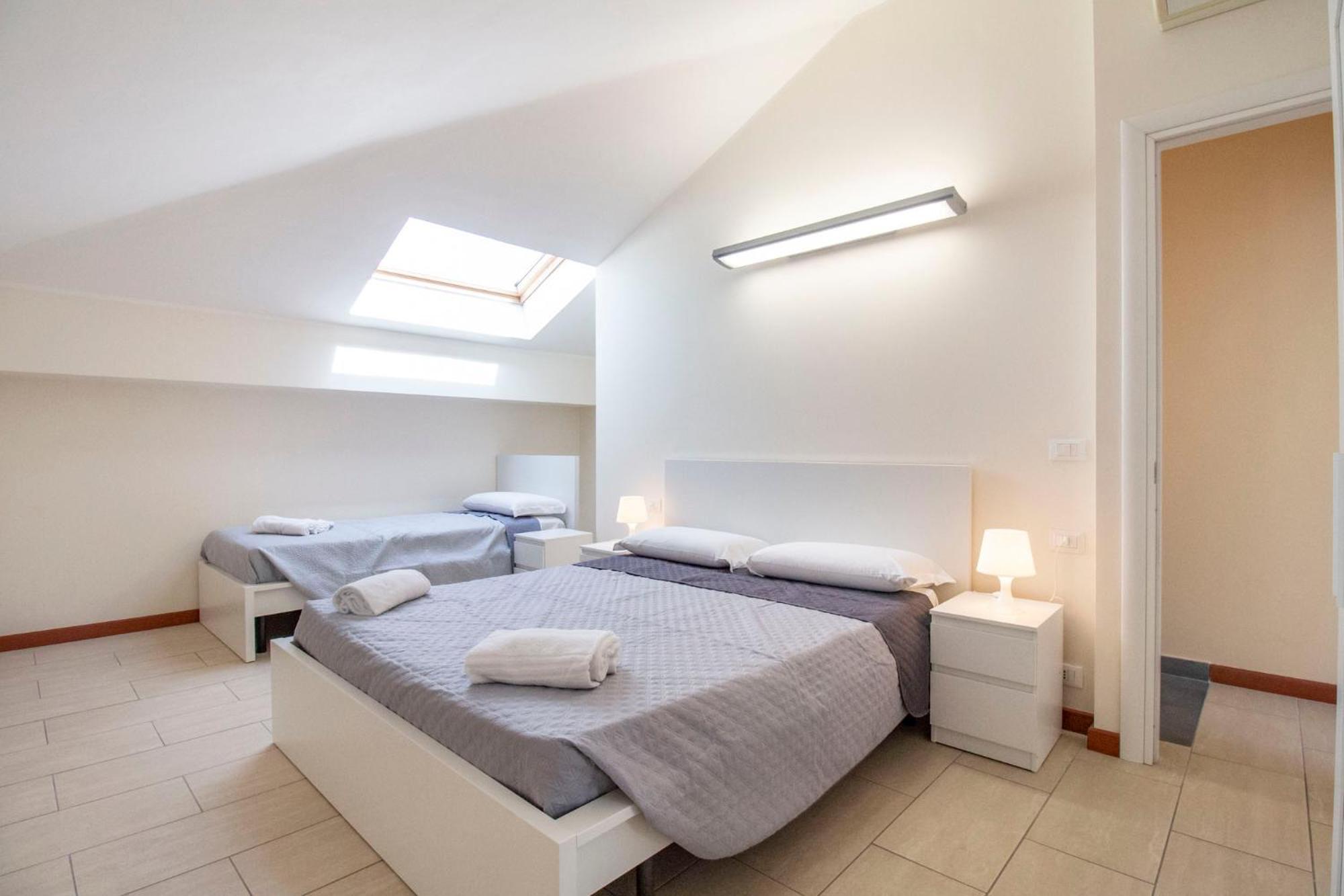 Royal Playa Suite And Apartament -Private Parking- Self Chek Out Катанія Екстер'єр фото